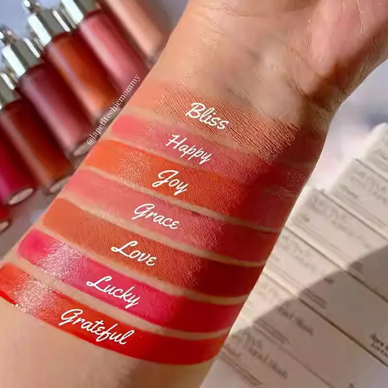 Rare Beauty Liquid Blusher Is Easy To Apply Gives A Natural Makeup Look and Is Not Prone To Dullness Mirror-like Smooth Lipstick